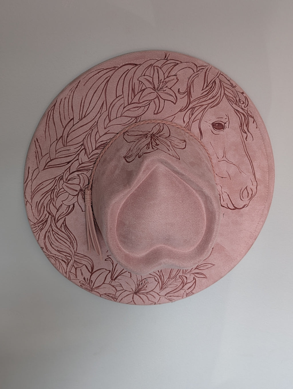 Cheval et lys
