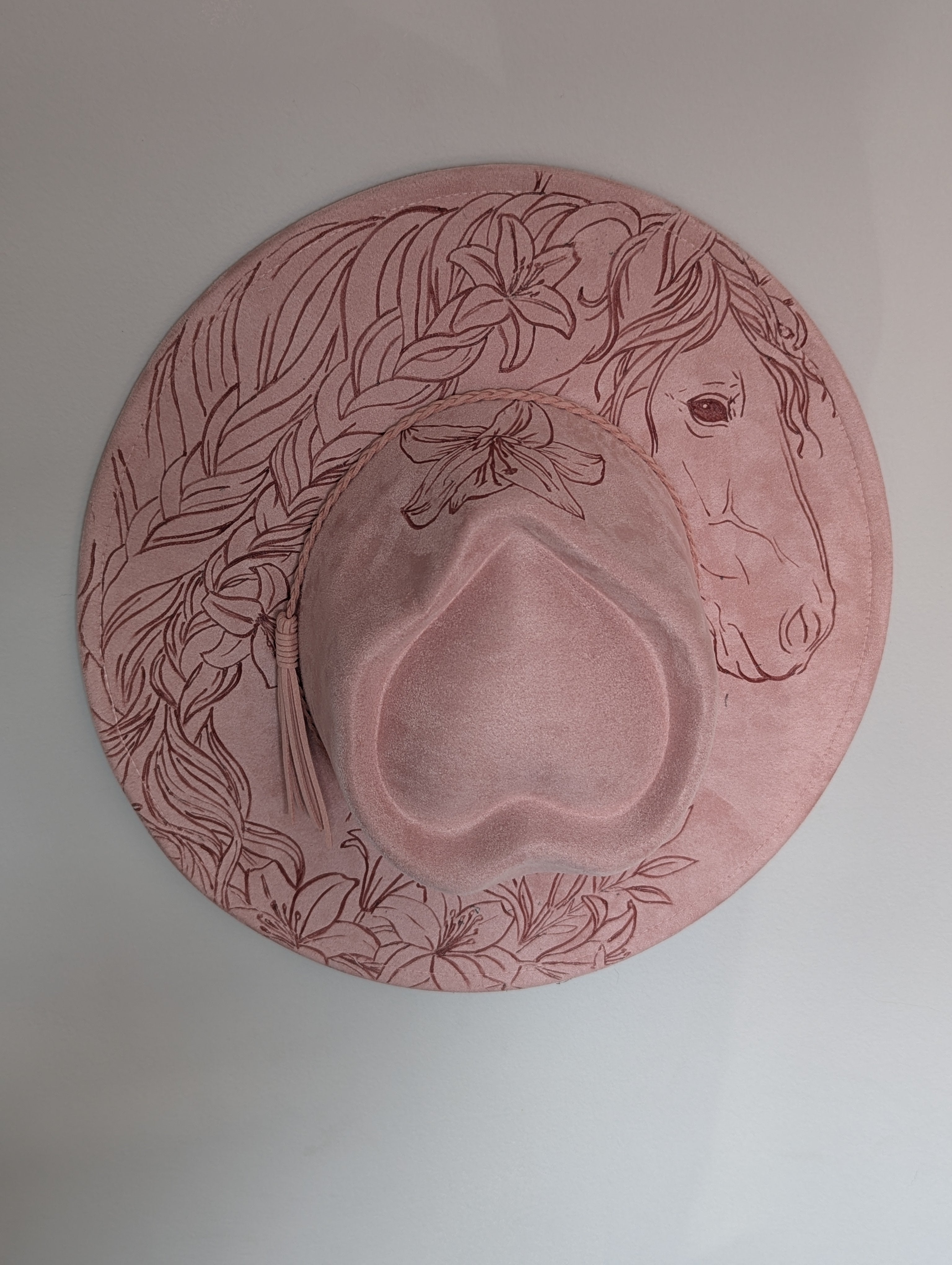 Cheval et lys